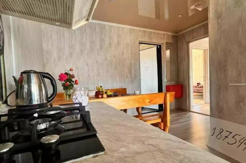 Двухкомнатный номер с кухней и балконом