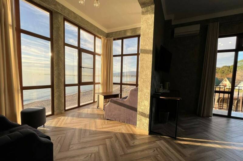 Люкс с панорамным видом на море