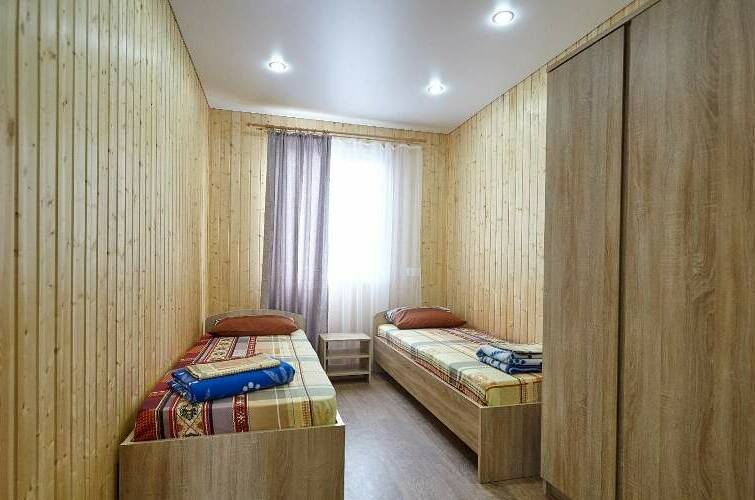 Двухкомнатный шестиместный номер (3)