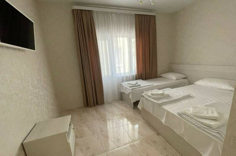 Трехместный номер на первом этаже