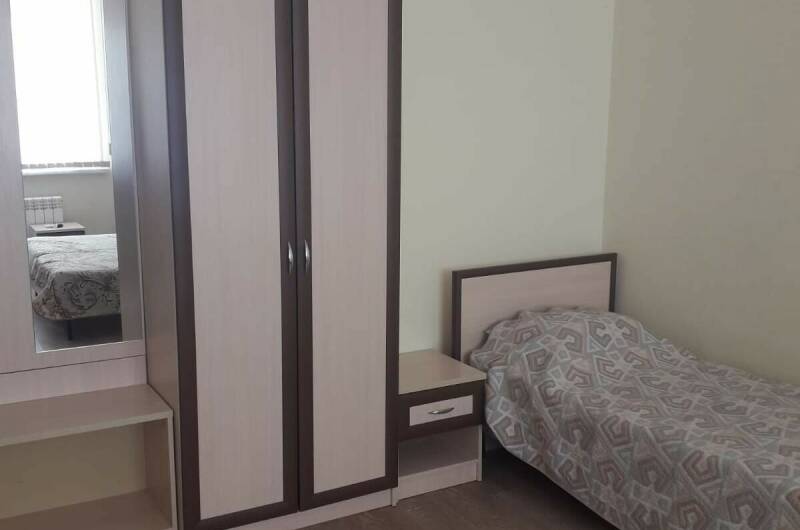 Трехместная