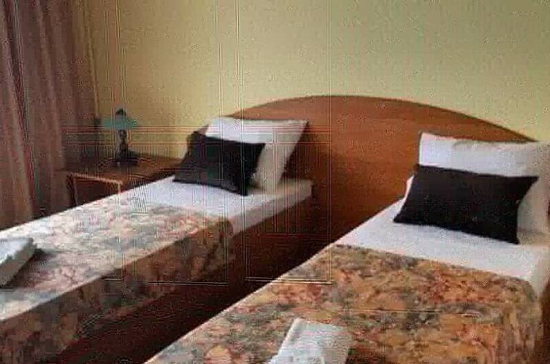 Трехместный номер с балконом и видом на море