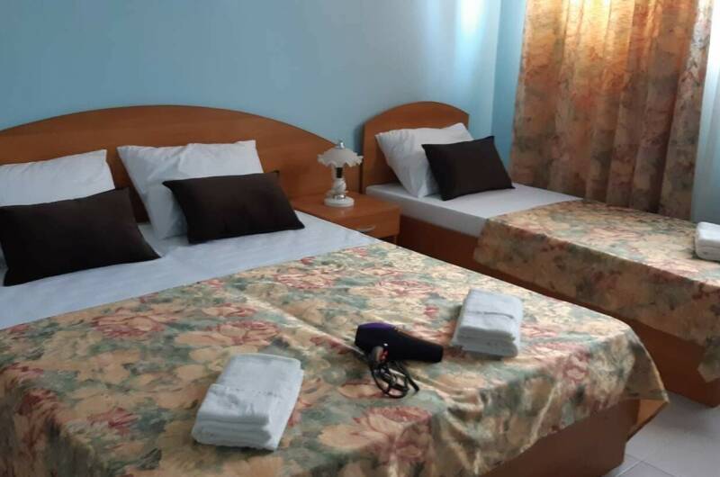 Трехместный с видом на поселок без балкона