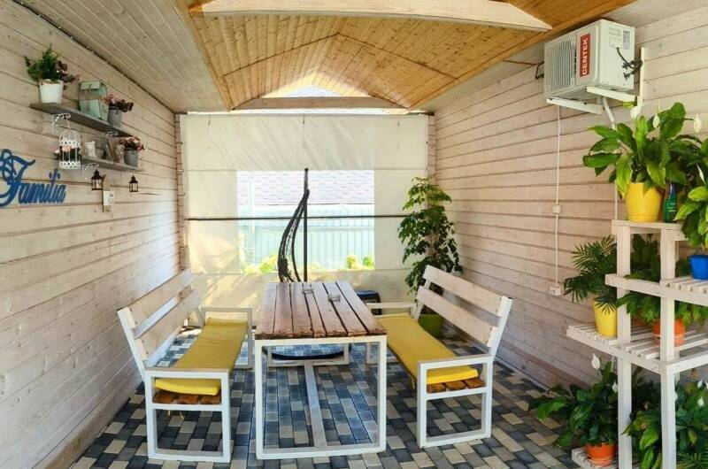 Семиместный домик