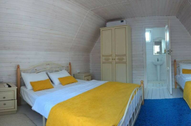 Семиместный домик