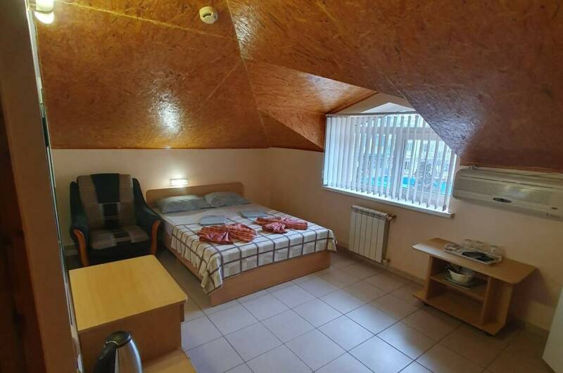 Трехместный «Мансарда» (эконом)