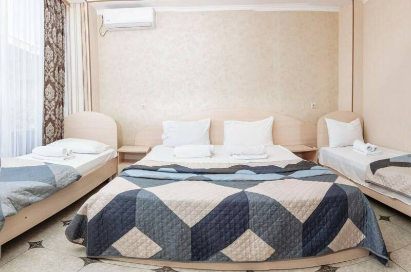 Четырёхместный студио с балконом