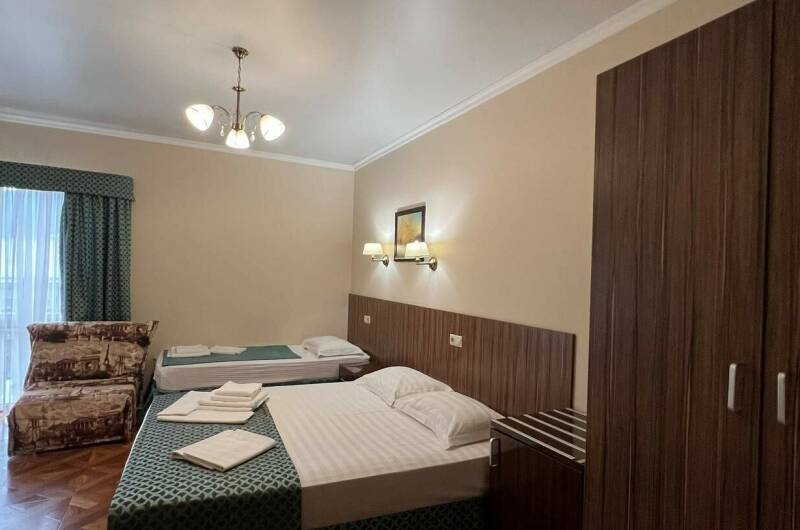 Трёхместный номер с балконом на 3 этаже