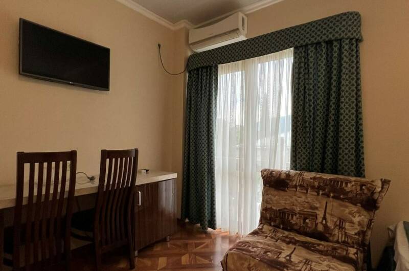 Трёхместный номер с балконом на 3 этаже