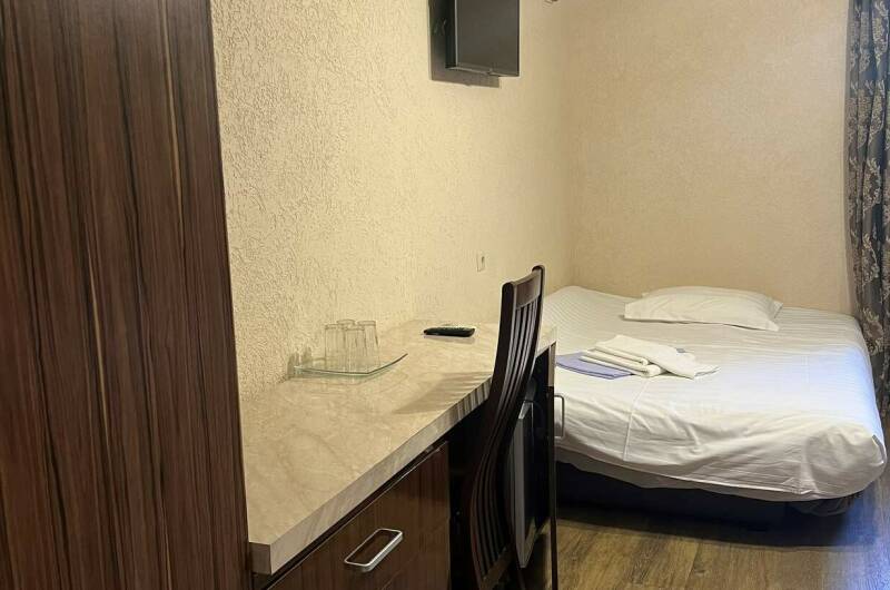 Четырёхместный номер без балкона на 1 этаже