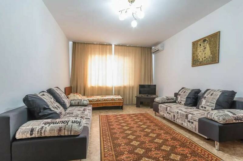 Четырехместный с двумя двухместными диванами