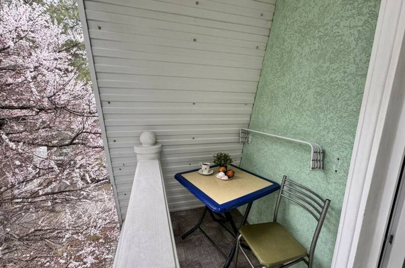 Трёхместный эконом с балконом