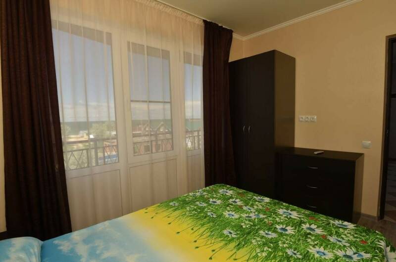 Двухкомнатный номер с балконом на III этаже