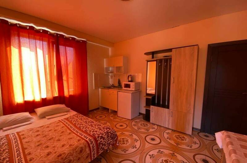 Двухкомнатный номер «Семейный» с мини-кухней