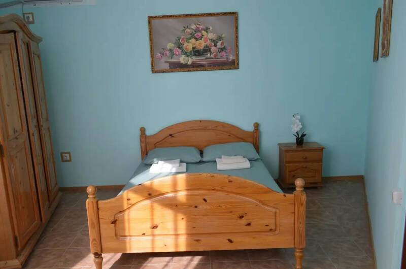 Двухкомнатный без балкона, вид на море