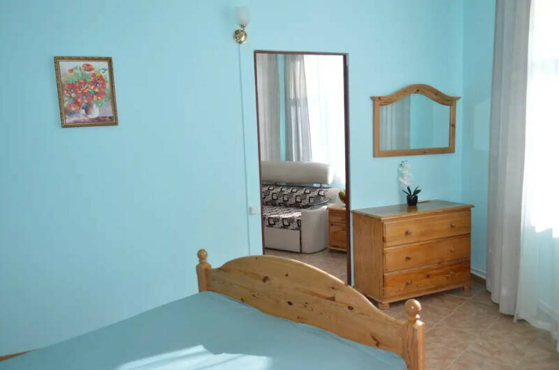 Двухкомнатный без балкона, вид на море