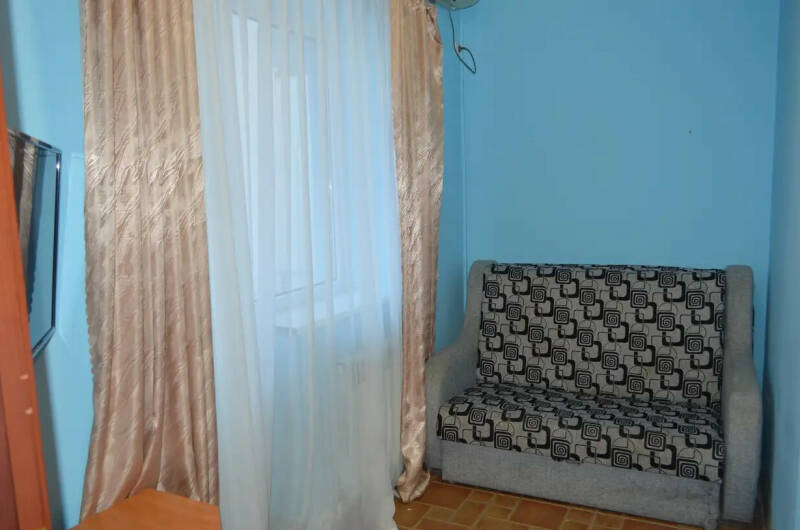 Двухкомнатный с балконом, вид во двор