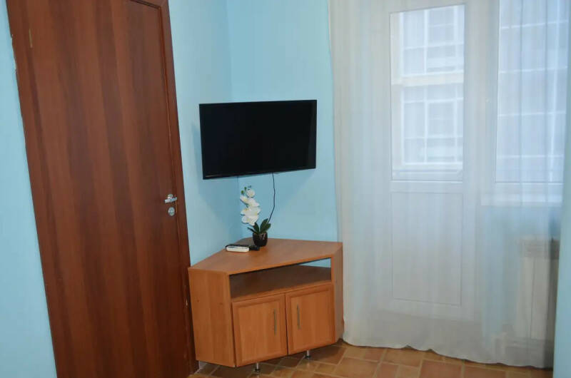 Двухкомнатный с балконом, вид во двор