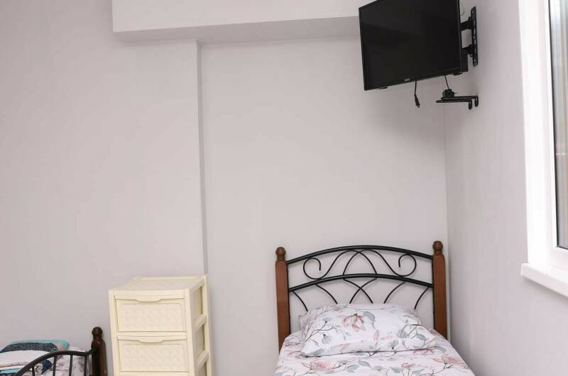 Трех местный номер с балконом с видом на горы