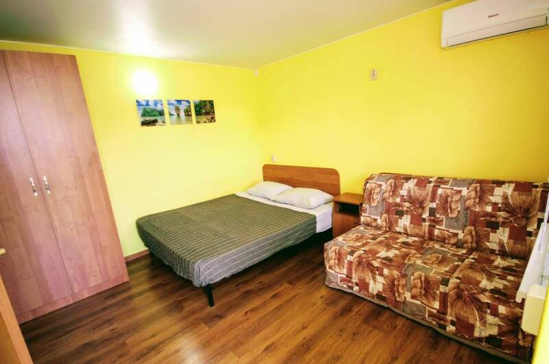 Комната «Золотая» с террасой на втором этаже