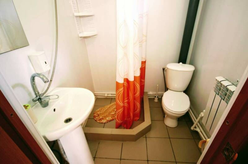 Комната «Персиковая» на первом этаже