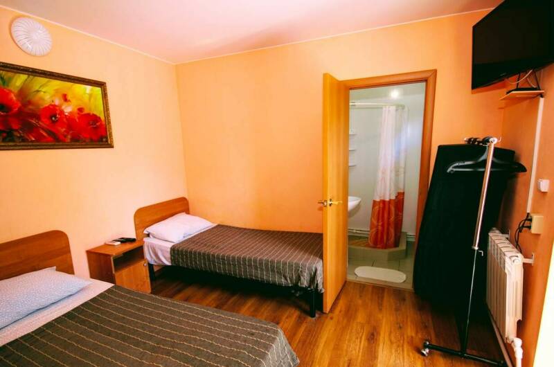 Комната «Персиковая» на первом этаже