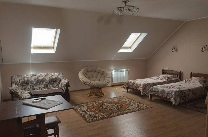 Студия(мансарда)