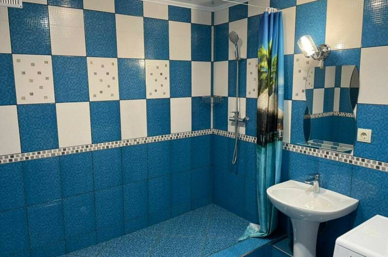 Двухкомнатная квартира-студия в цокольном этаже