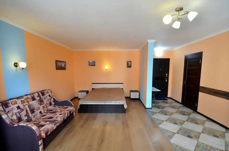 Студия в персиковом цвете