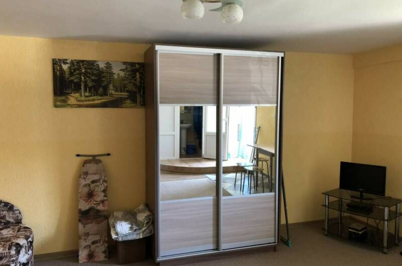 Студия в цокольном этаже