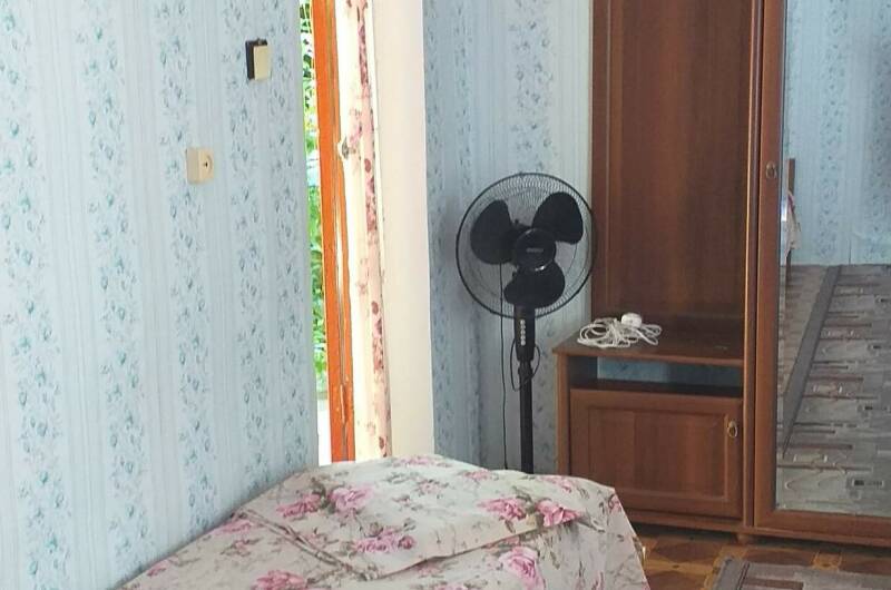 Комната «Эконом» простая с вентилятором