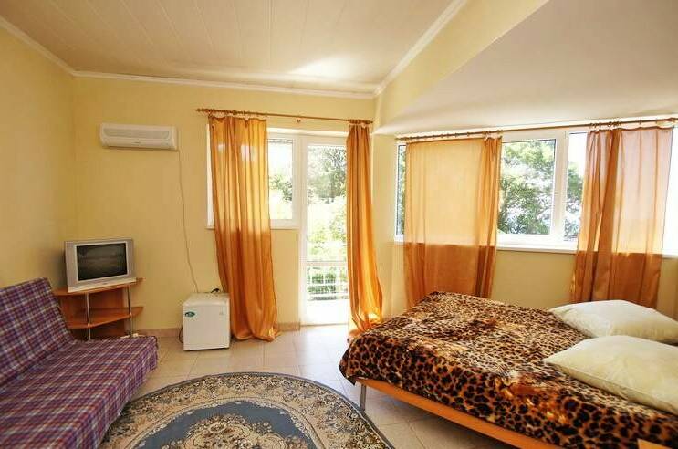 2-х местный номер с двумя доп. местами (№ 1)