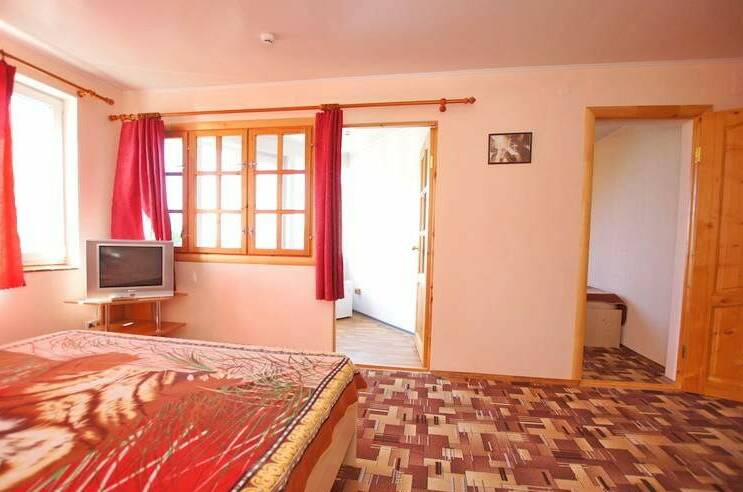 2-х местный номер с двумя доп. местами (№ 25)