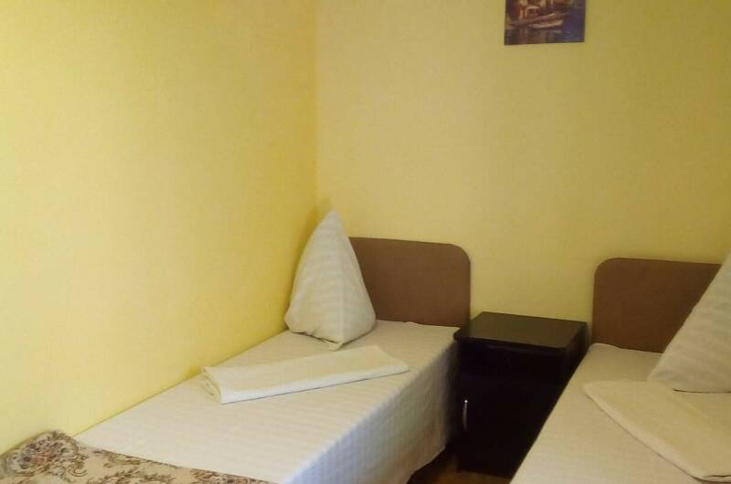 Двухместный номер «Стандарт» № 5 2 этаж с балконом