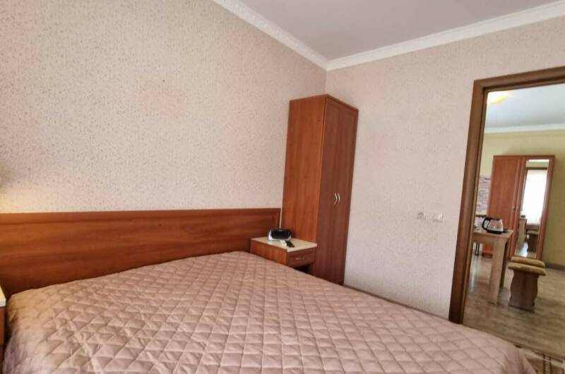 Двухкомнатный четырехместный номер 207