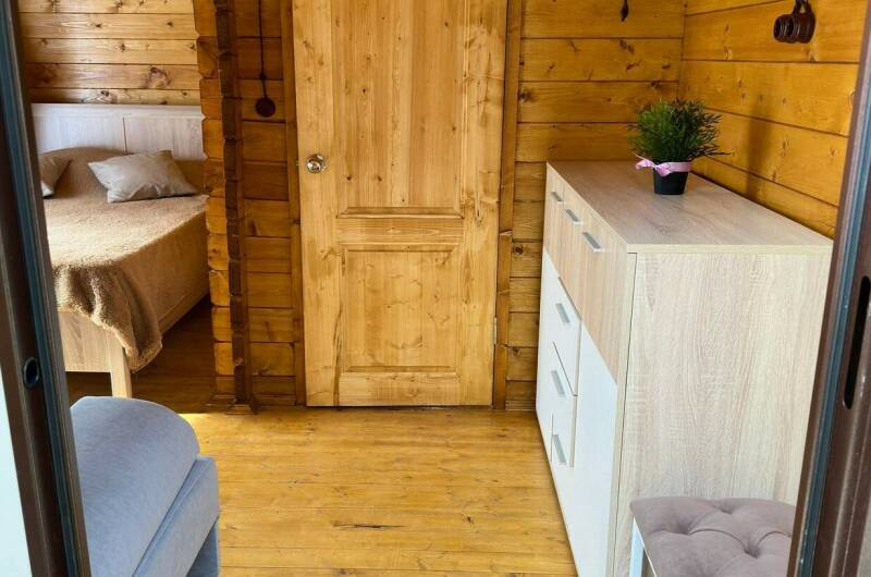 4-х местный деревянный домик со всеми удобствами