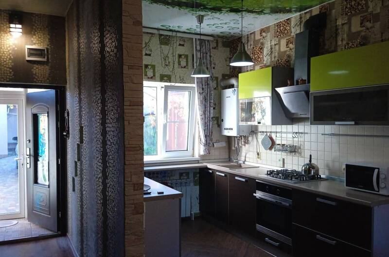 Дом «УЮТ»