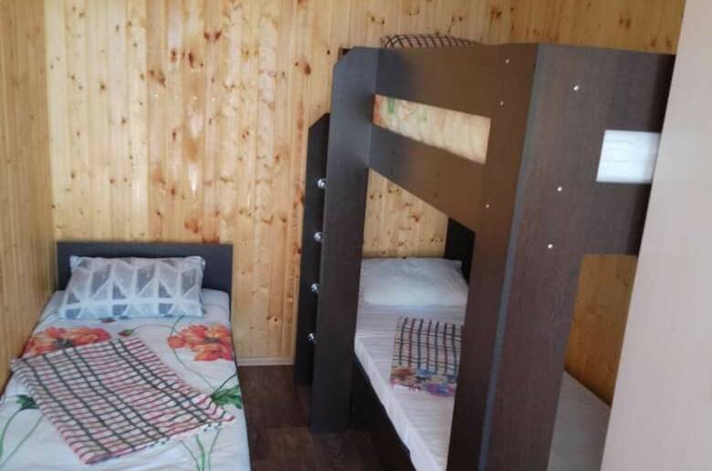 Трехместное бунгало