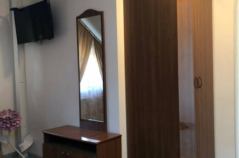 Номер с удобствами на троих
