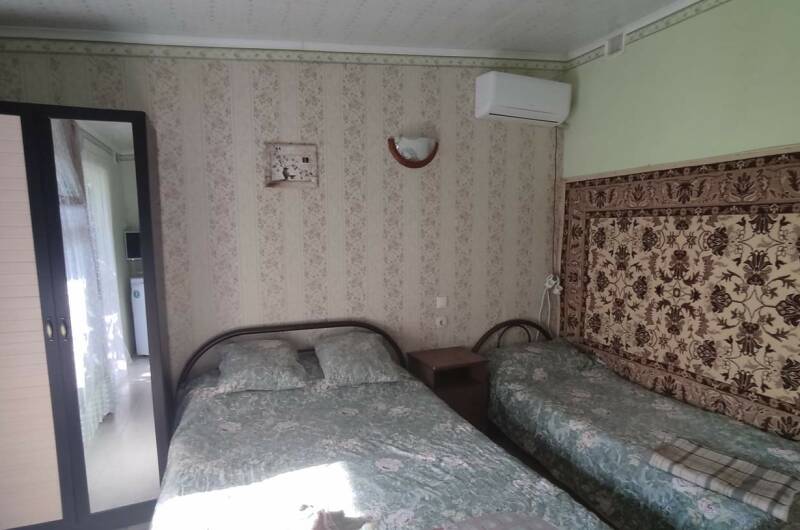 Домик на троих