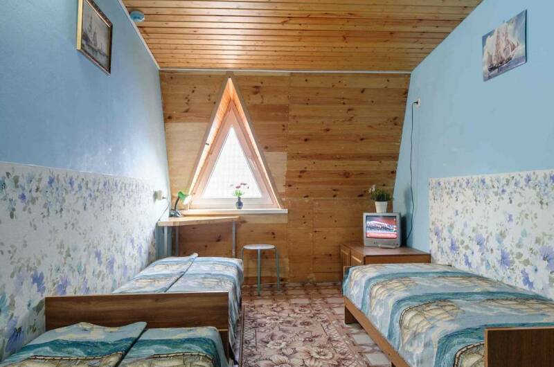 3-х местный (1 и 2 этажи, мансарда)