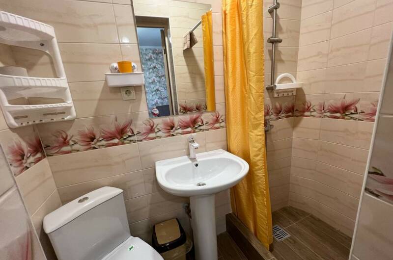Первый этаж (три комнаты)