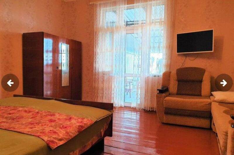 Трехместный