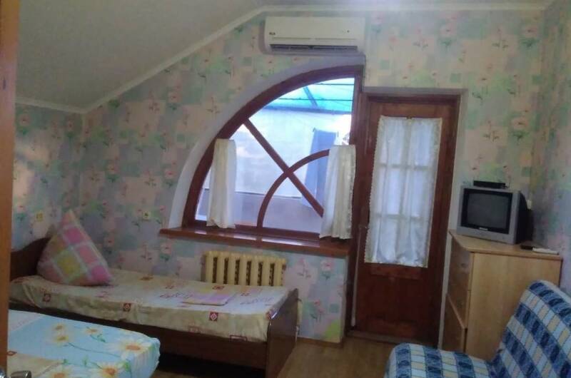 Четырехместный с диваном