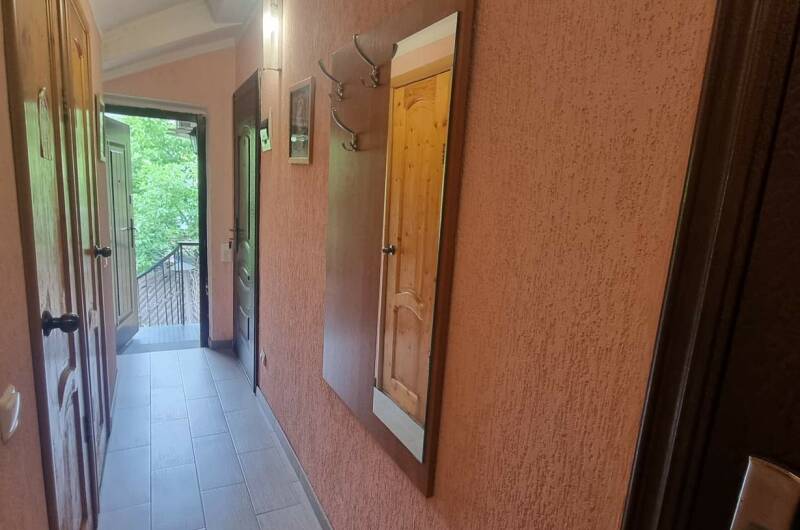 Трехместный без балкона с душем в номере