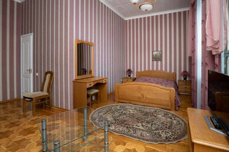 3-х местный номер с джакузи и балконом (6)