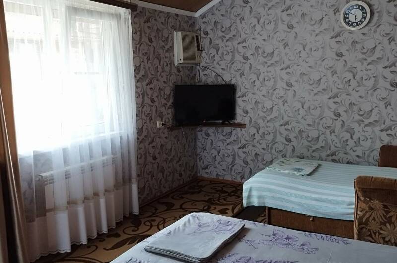 Трёхместный номер с удобствами