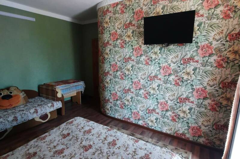 Два плюс один с балконом