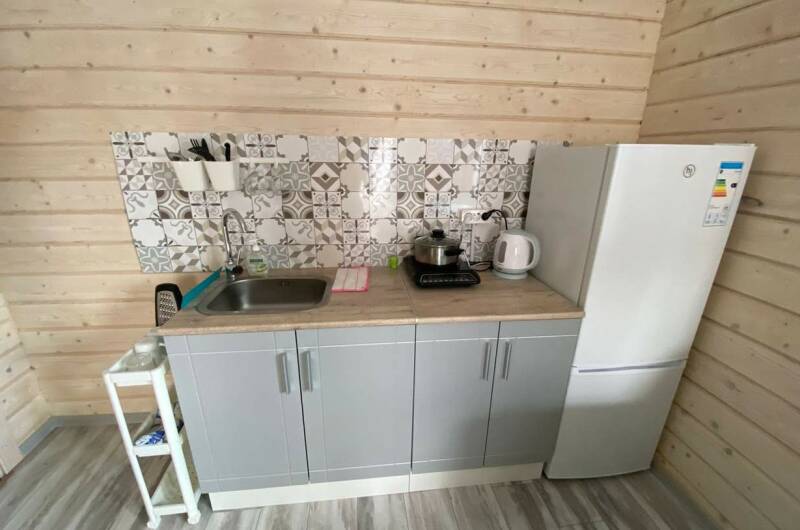 Номер двухкомнатный с кухней в доме из бруса
