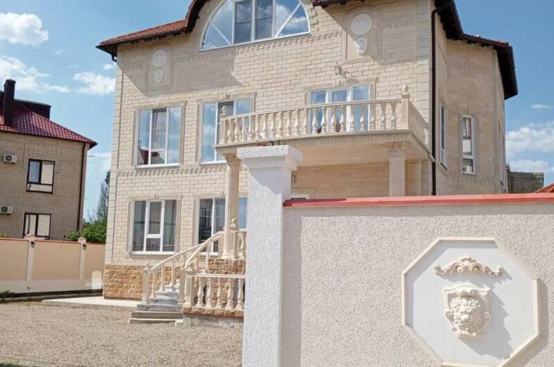 Просторный люкс «Кристалл» с панорамным окном
